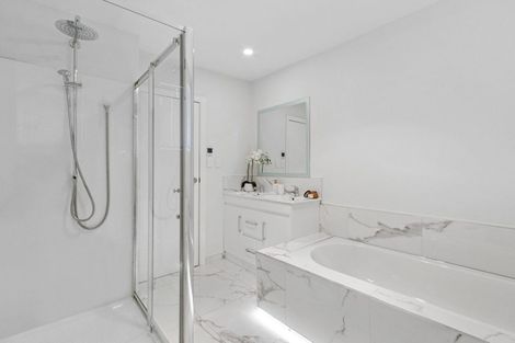 Photo of property in 1e Thorrington Lane, Cashmere, Christchurch, 8022