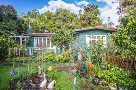 Photo of property in 16 Waima Crescent, Titirangi, Auckland, 0604