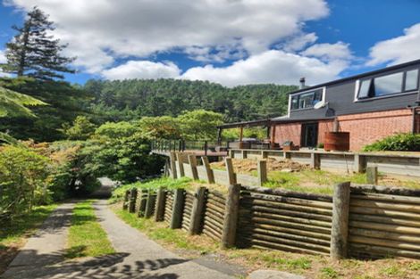 Photo of property in 6a Elmslie Road, Pinehaven, Upper Hutt, 5019