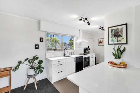 Photo of property in 1 Pleasant Road, Glen Eden, Auckland, 0602
