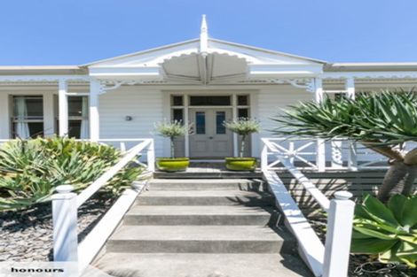 Photo of property in 2 Denholm Road, Hospital Hill, Napier, 4110