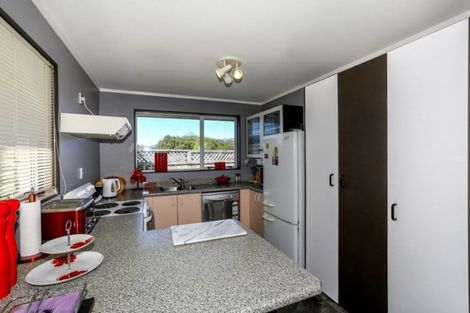Photo of property in 9 Fantome Place, Whalers Gate, New Plymouth, 4310