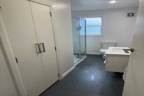 Photo of property in 12 Pinelands Avenue, Seatoun, Wellington, 6022