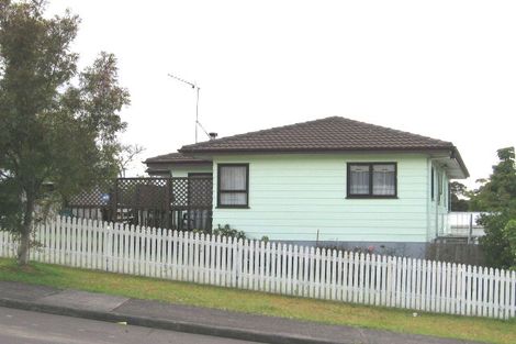 Photo of property in 17 Holmes Drive South, West Harbour, Auckland, 0618