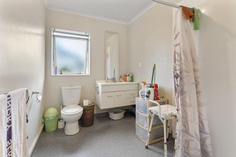 Photo of property in 2 Maire Street, Gonville, Whanganui, 4501