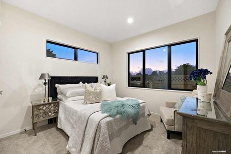 Photo of property in 152a Botany Road, Botany Downs, Auckland, 2010