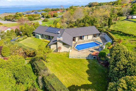 Photo of property in 5 Cameron Drive, Acacia Bay, Taupo, 3385