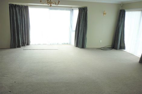 Photo of property in 17 Palomino Drive, Henderson, Auckland, 0612