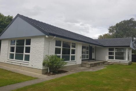 Photo of property in 1 Brookby Crescent, Avonhead, Christchurch, 8042