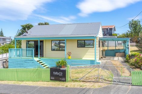 Photo of property in 17a Moana Street, Otaki Beach, Otaki, 5512