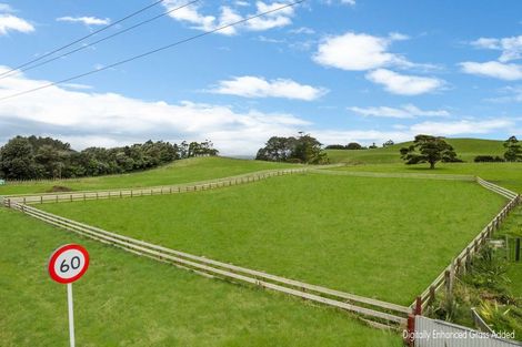 Photo of property in 2586 Awhitu Road, Awhitu, 2684