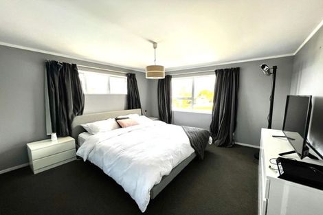 Photo of property in 1/41 Elizabeth Drive, West Harbour, Auckland, 0618