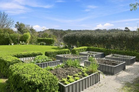 Photo of property in 136 Pinchgut Road, Kaukapakapa, 0873