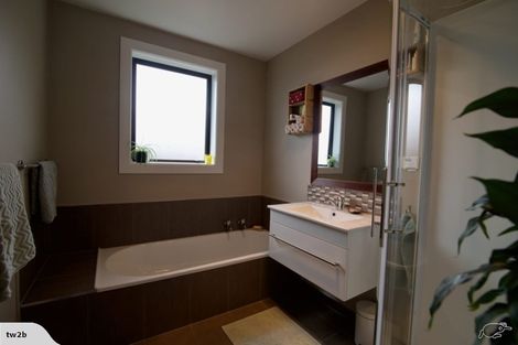 Photo of property in 30 Laing Crescent, Heathcote Valley, Christchurch, 8022