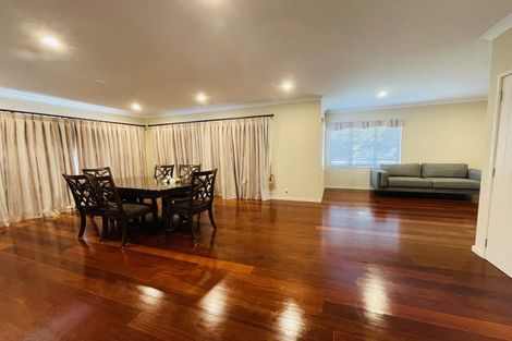 Photo of property in 10 Wye Oak Drive, Schnapper Rock, Auckland, 0632