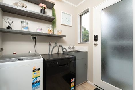 Photo of property in 2 Makatote Grove, Churton Park, Wellington, 6037