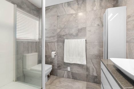 Photo of property in 51 Renoir Street, West Harbour, Auckland, 0618