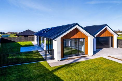 Photo of property in 74 Turuturu Road, Hawera, 4674