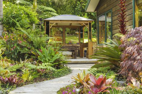 Photo of property in 30 Cochran Road, Oratia, Auckland, 0604