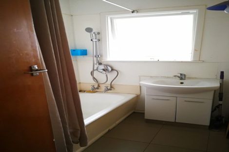 Photo of property in 3/104 Hinau Street, Riccarton, Christchurch, 8041