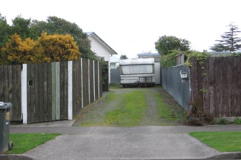 Photo of property in 4 Dampier Avenue, Awapuni, Palmerston North, 4412