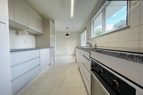 Photo of property in 1/8a Alma Street, Te Atatu South, Auckland, 0610