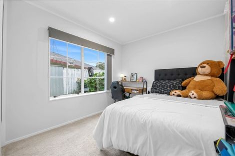 Photo of property in 14 Randwick Place, Randwick Park, Auckland, 2105