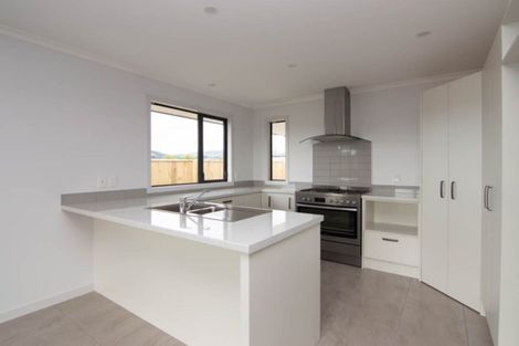 Photo of property in 35 Silicon Way, Fitzherbert, Palmerston North, 4410