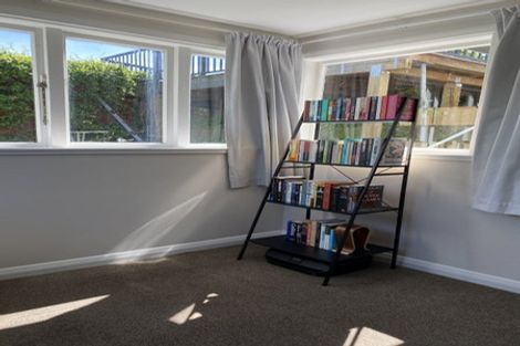 Photo of property in 162 The Ridgeway, Mornington, Wellington, 6021