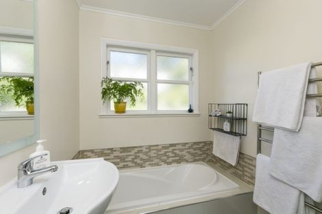 Photo of property in 76 Raroa Terrace, Tawa, Wellington, 5028