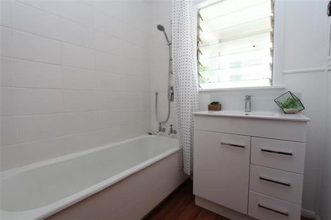 Photo of property in 12 Mcnicol Street, Fairfield, Hamilton, 3214