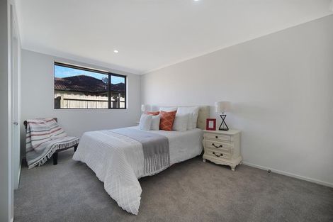 Photo of property in 178 Keri Vista Rise, Papakura, 2110