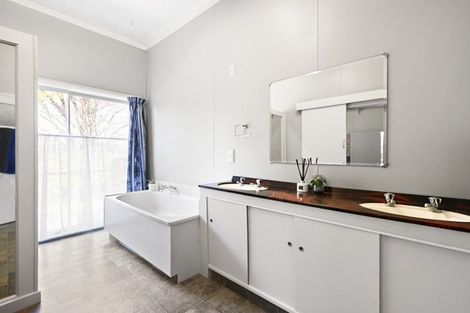 Photo of property in 110 Foster Road, Temple View, Hamilton, 3290