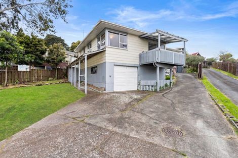 Photo of property in 1/14 Waari Avenue, Sunnyvale, Auckland, 0612