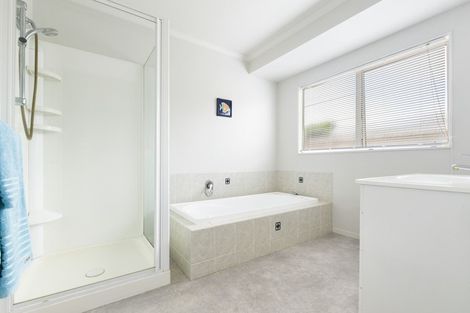 Photo of property in 14 Buckingham Place, Rototuna North, Hamilton, 3210