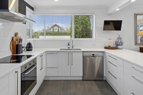 Photo of property in 56 Fendalton Road, Fendalton, Christchurch, 8014