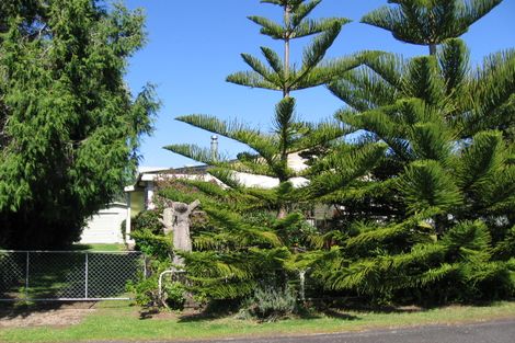 Photo of property in 12 Hicks Place, Cooks Beach, Whitianga, 3591
