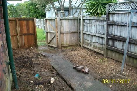 Photo of property in 4/96 Titirangi Road, New Lynn, Auckland, 0600