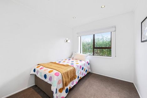 Photo of property in 70 Barrack Road, Mount Wellington, Auckland, 1060