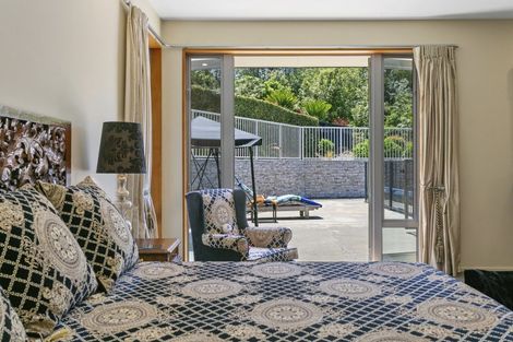 Photo of property in 5 Cameron Drive, Acacia Bay, Taupo, 3385