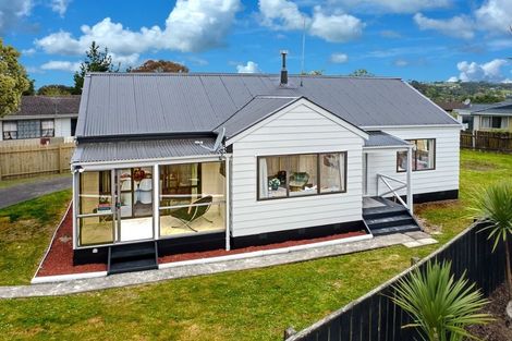 Photo of property in 102 Bruce Mclaren Road, Henderson, Auckland, 0612