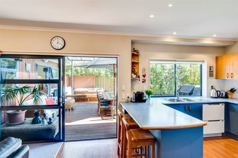 Photo of property in 16 Forbury Way, Taradale, Napier, 4112