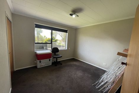 Photo of property in 79 Riversdale Drive, Merrilands, New Plymouth, 4312