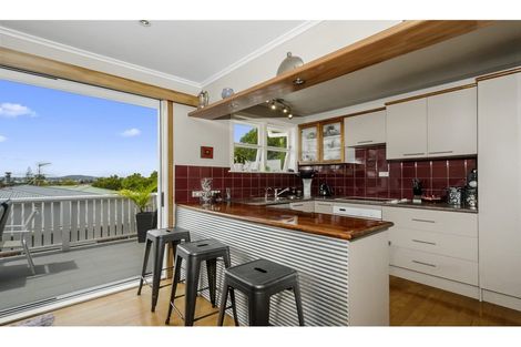 Photo of property in 11 Divich Avenue, Te Atatu South, Auckland, 0610