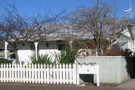 Photo of property in 72 Albert Street, Palmerston North, 4414