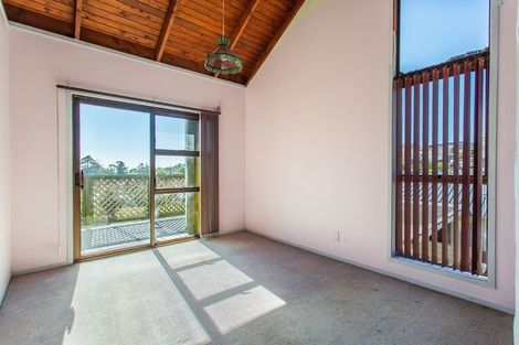 Photo of property in 313 Don Buck Road, Massey, Auckland, 0614