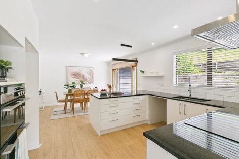 Photo of property in 18 Satara Crescent, Khandallah, Wellington, 6035