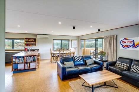 Photo of property in 43 Shoal Beach Road, Aramoana, Waipawa, 4271