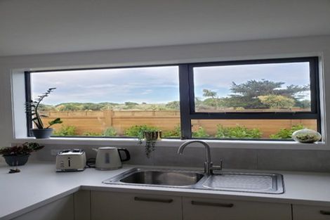 Photo of property in 361 Marine Parade, New Brighton, Christchurch, 8061