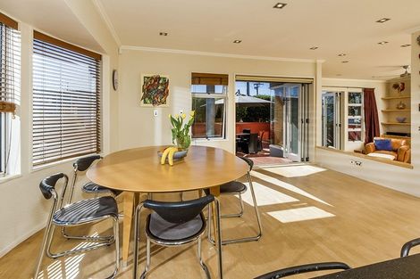Photo of property in 1/2 Holiday Road, Milford, Auckland, 0620
